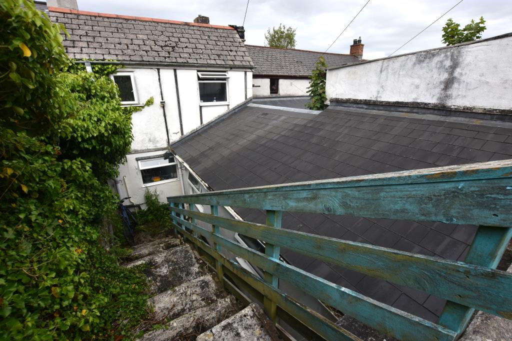 Lot: 45 - FREEHOLD RESIDENTIAL INVESTMENT - 